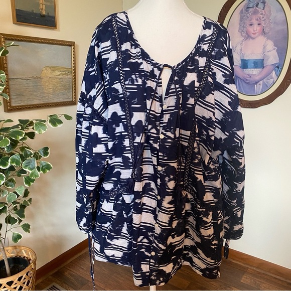 Lane Bryant • Navy & White Abstract Poet Boho Top • Size 18/20 2X • Like New - Picture 1 of 8